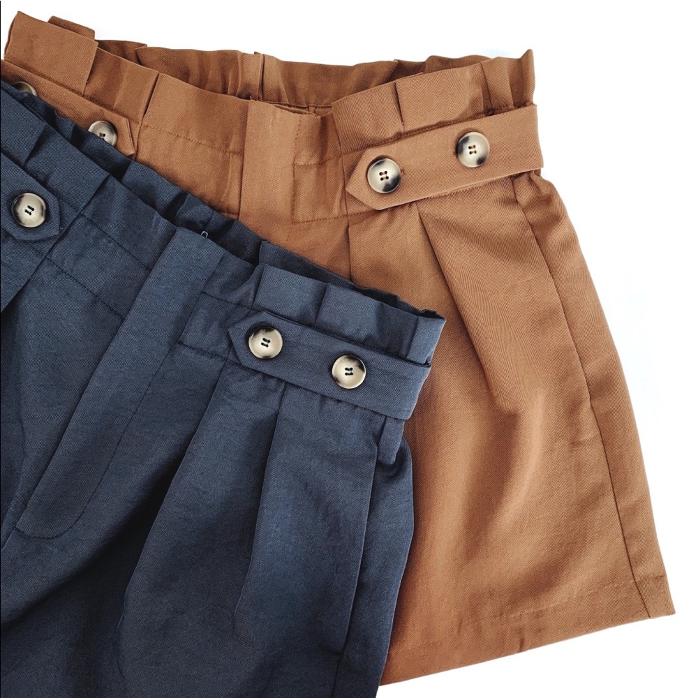 High-waisted Pleated Shorts Blue - Picture 6 of 8